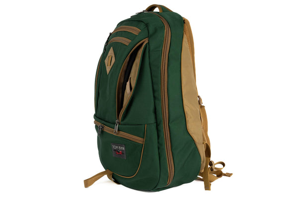 The Guide's Edition Synik 30 in Navy 420 Parapack shot in profile with the Coyote 420 Parpack interior visible.